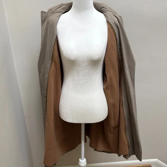 BURBERRYS Vintage Classic Tan Trench Coat- 8 Long - Picture 5 of 17